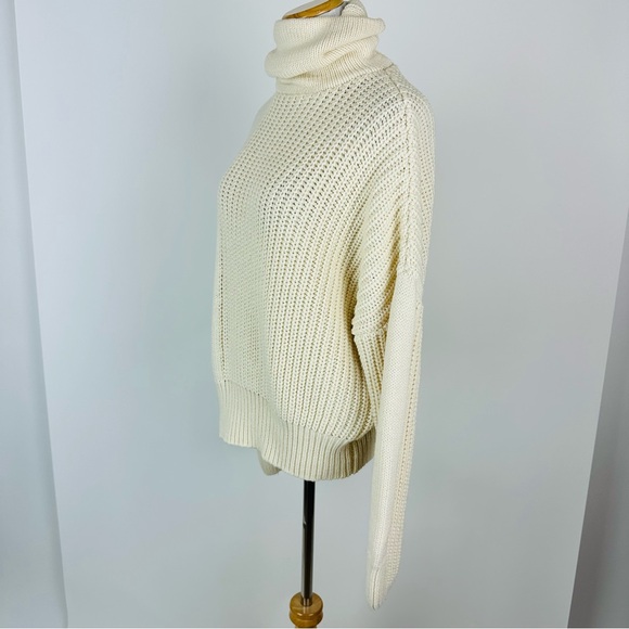 TopShop Cream Turtleneck Sweater Size 4-6 - Picture 6 of 10